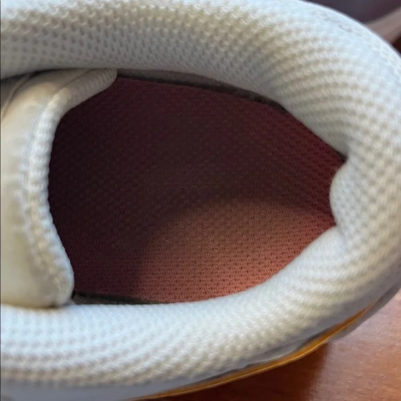 Nike Air Max SC (GS) – Sail / Laser Orange – Boys Size 3.5Y – EUC - Picture 11 of 12